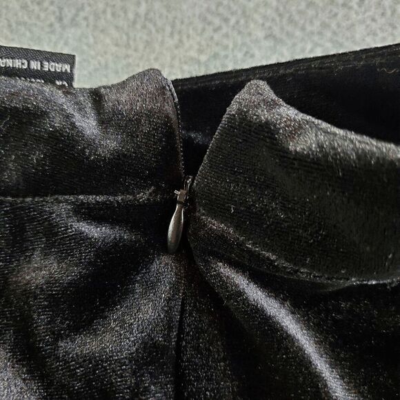 FOREVER 21 Dress Womens Medium Black Party/Cocktail Velvet Long Sleeve Mock Neck - Picture 9 of 11